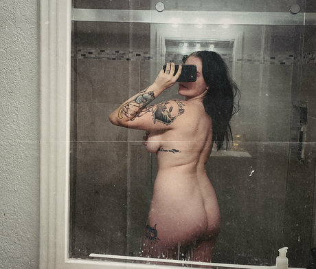 milf aux cheveux noirs onlyfans sympa xxx des photos