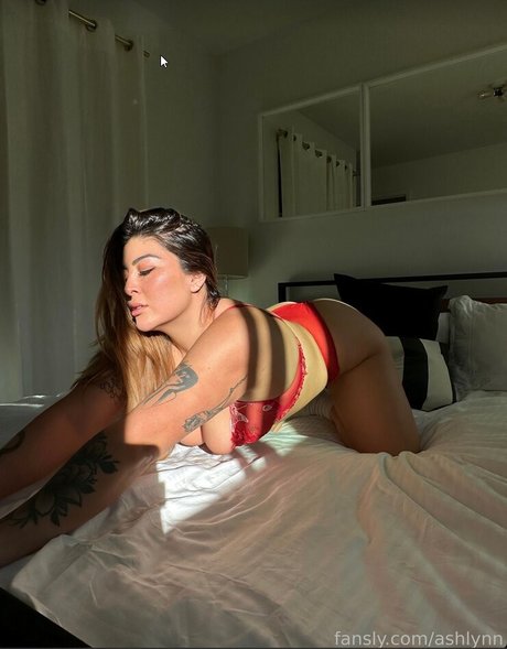 Ashlynn Arias modèle hd images