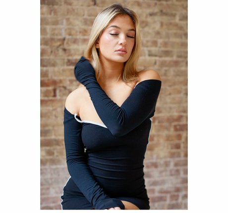 Claudia Conway modèle de sexe collection