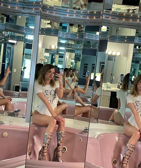 Dasha Nekrasova star du porno nue img