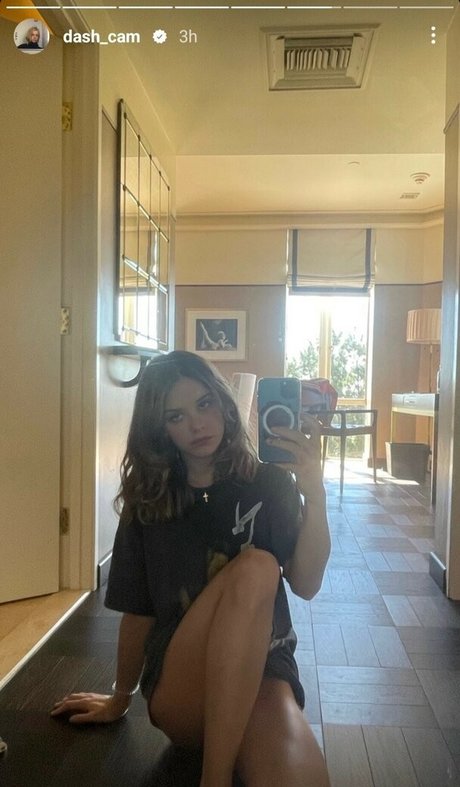 Dasha Nekrasova modèle hd des photos