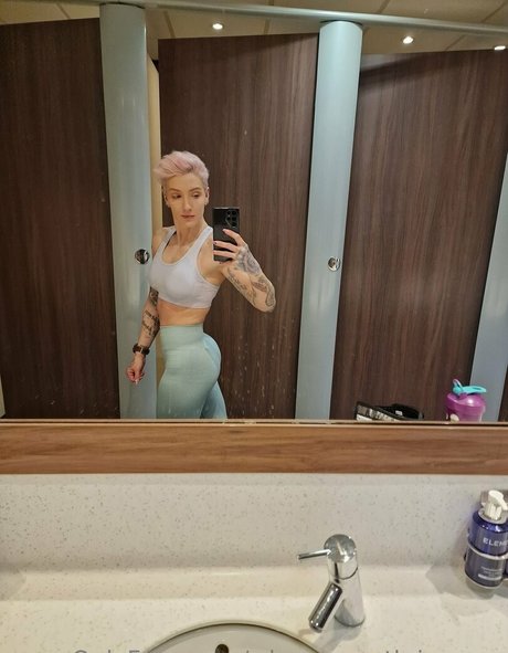 who on earth is anna modèle parfait collection