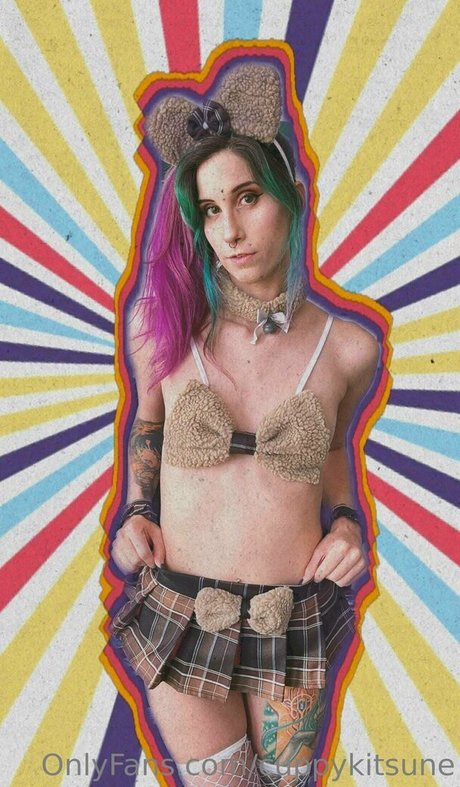 cuppykitsune modèle pornographique galeries