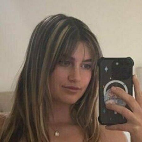 ASMR Carol étoile érotique image