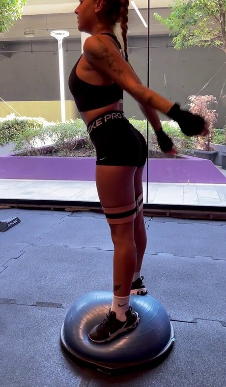 pom-pom girl blonde onlyfans meilleur sexy collection