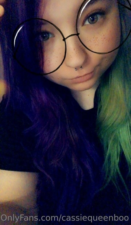 cassiequeenboo star du porno de haute qualité archive