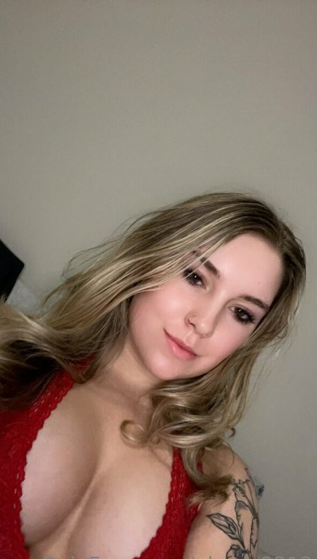 elewis9212 actrice pornographique image