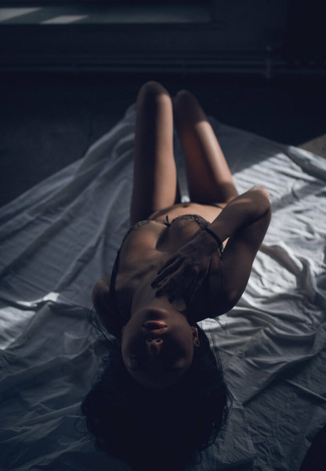 asian model belle étoile photo