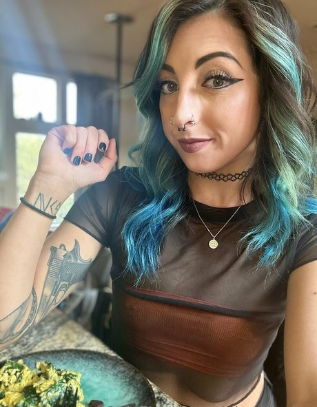 dakota quinn beau modèle galeries