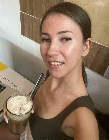 Elina re vip actrice pornographique collection