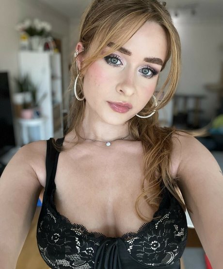 yaboielina haut modèle photo