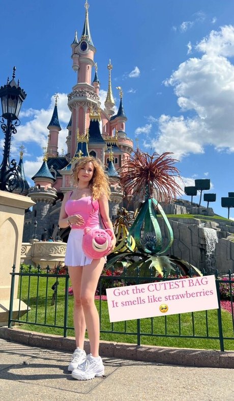 yaboielina modèle pornographique des photos