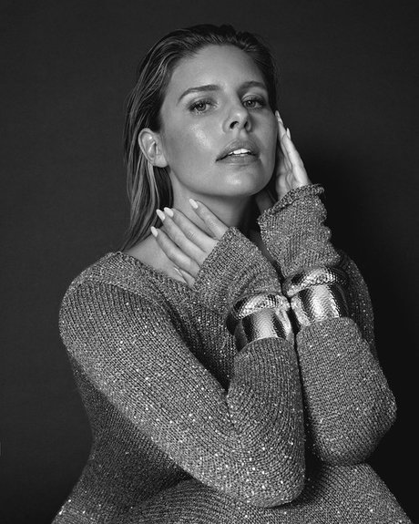 Natasha Oakley actrice de nus archive