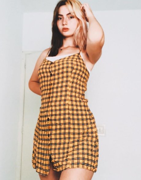 _carlaperezz modèle gratuit image