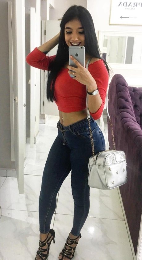 Darynka Ruiz haut modèle images