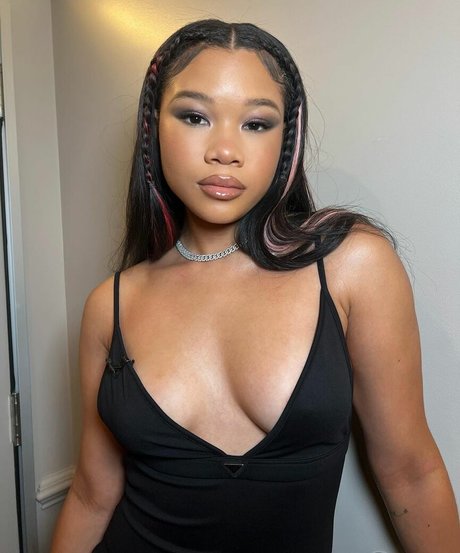 Storm Reid modèle porno image