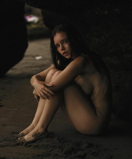 nesty69 belle actrice des photos