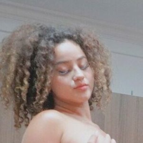 uwu yor mannequin images