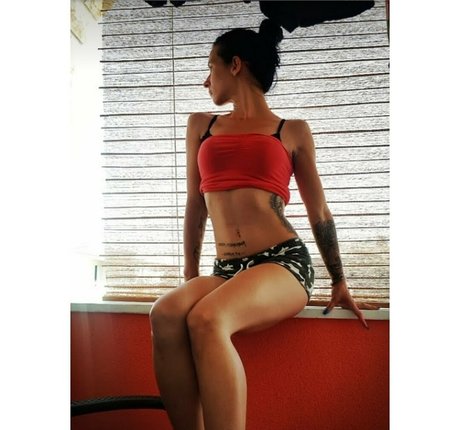 alittlebitpsycho98 sexe star galeries