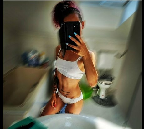 alittlebitpsycho98 modèle hd images