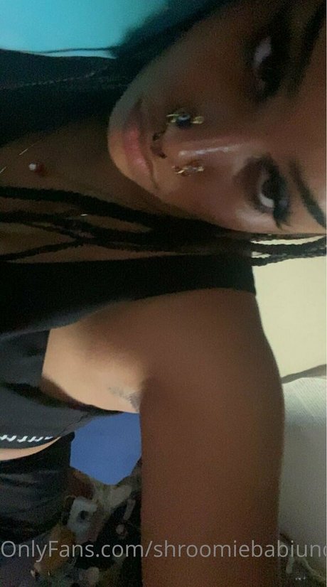 shroomiebabiuncensored actrice érotique images