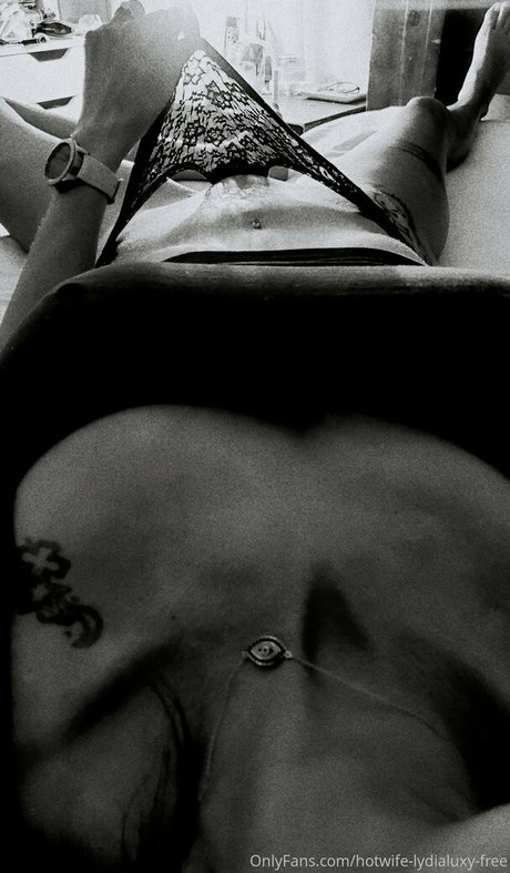 femme seulementfans haut de gamme photo