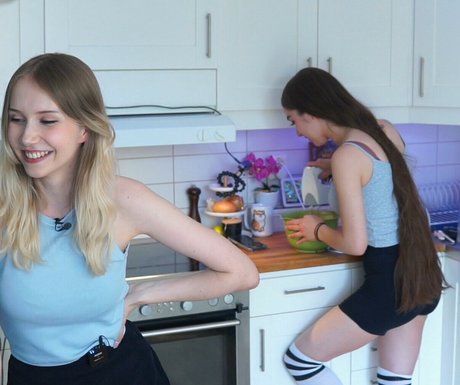 MissMikkaa art de star du porno galeries