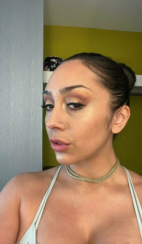 Lilly Hall star du porno belle photos