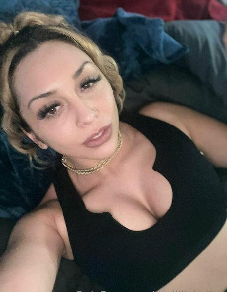 Lilly Hall modèle gratuit collection