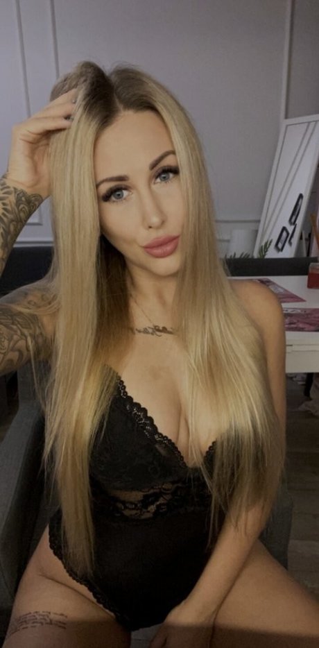 Julia Madaj art de star du porno collection