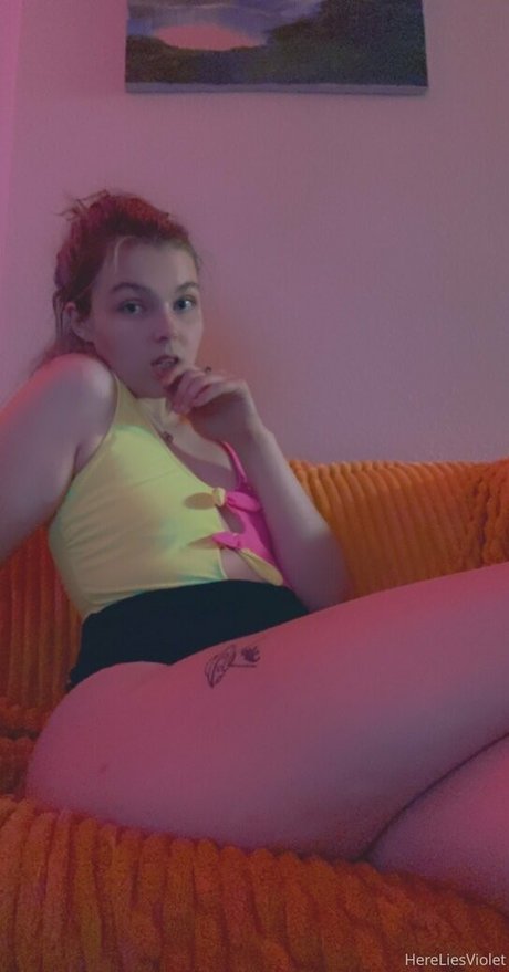 hereliesviolet actrice nue galeries