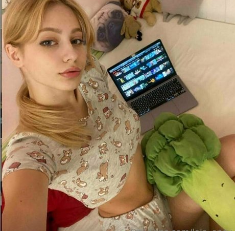 lola ency nus star du porno image