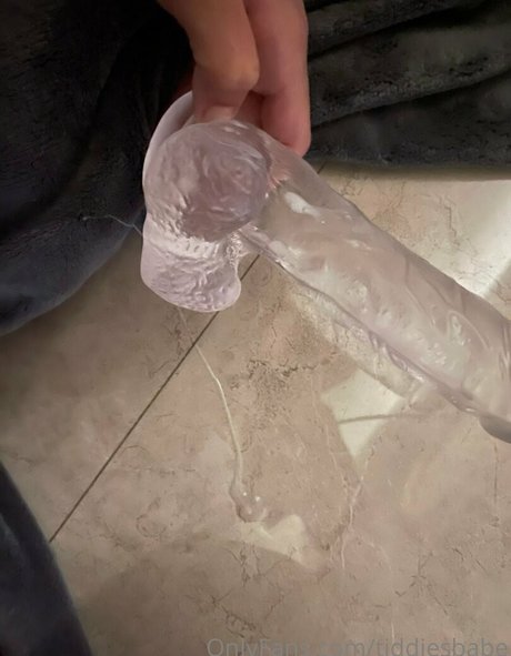 tiddiesbabe jolie star du porno des photos