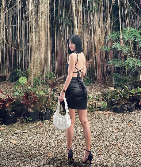 Criselda Alvarez modèle exclusif photos