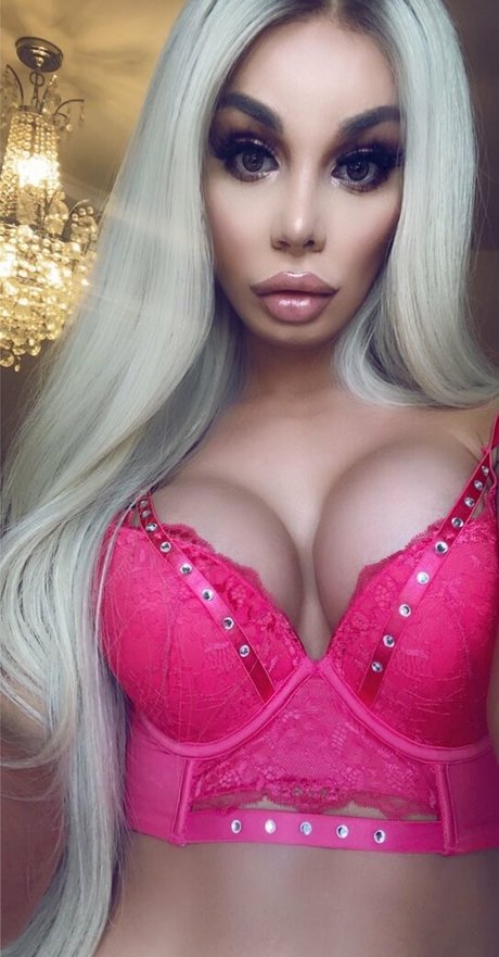 Lola Christina belle star du porno galerie