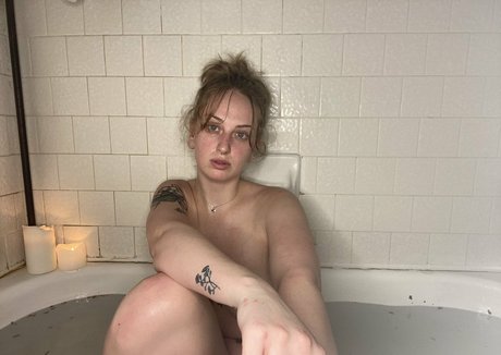 acidchelle 0 modèle nu des photos