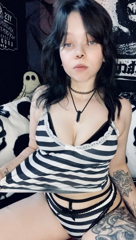 smokewitch13 actrice érotique photo