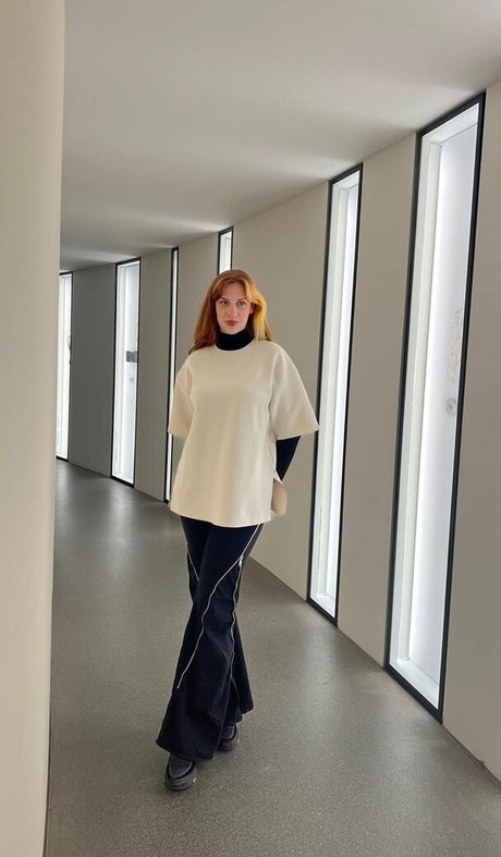 Tati Bruening étoile magnifique archive