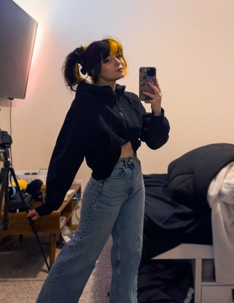 Bootyhaver mannequin image