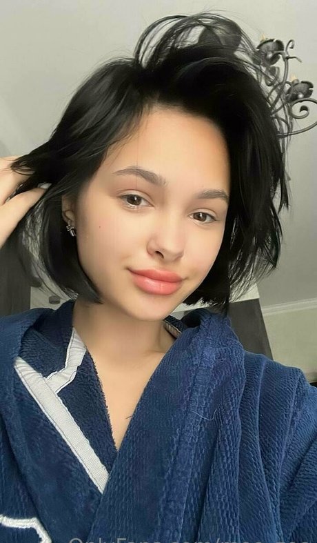 mee zee modèle magnifique image