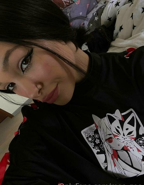 mee zee modèle érotique img