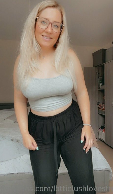 lottielushlovesfree actrice xxx collection