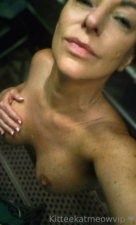 kitteekatmeowvip actrice érotique img