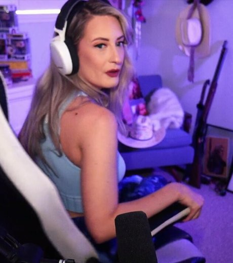 blonde naturelle onlyfans adulte parfait des photos