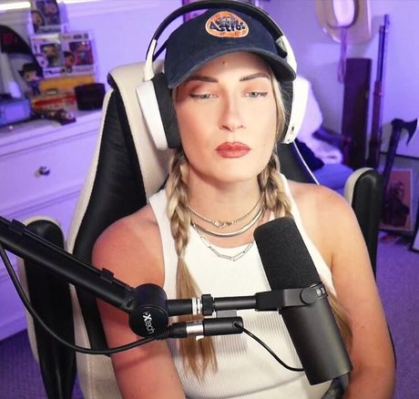 petits seins potelés onlyfans haute définition érotique photos