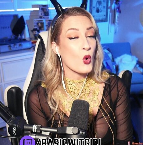 BasicWitGirl actrice artistique photo