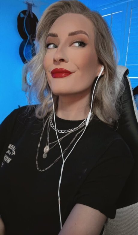 BasicWitGirl sexe star galeries