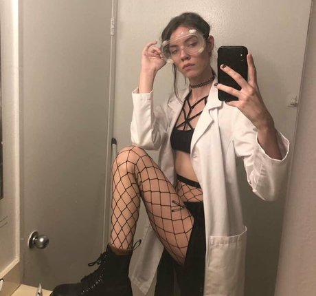 aisselles poilues onlyfans érotique en haute qualité img