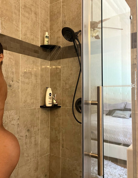 Ariane Andrew étoile nue photo