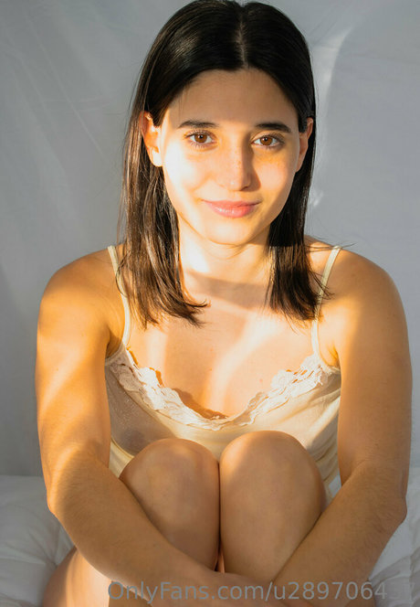 mollypeachess actrice chaude galerie